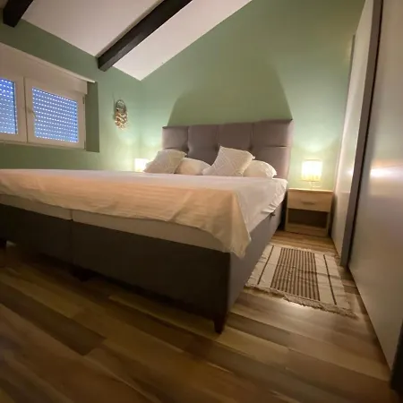 Apartment Stylish Attic Zadar